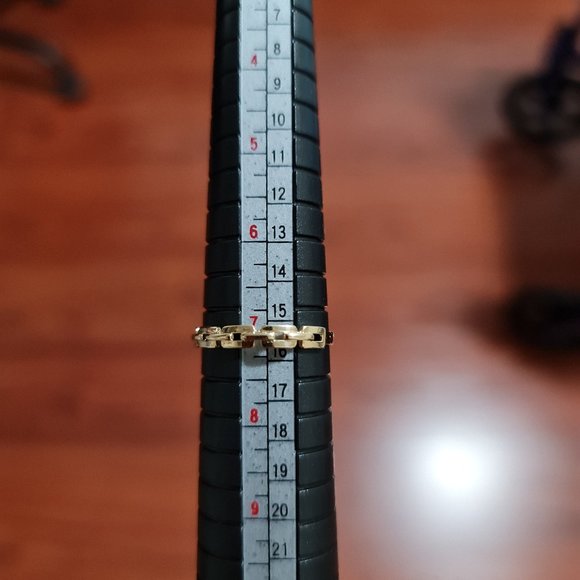 Gold ring - Picture 16 of 16